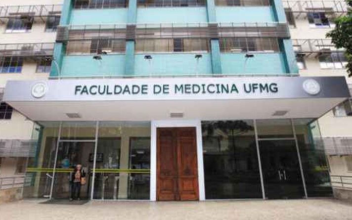 Foto mostra fachada da Faculdade de Medicina da UFMG