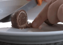 Bombom partido ao meio