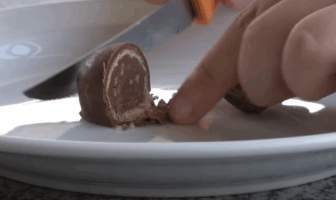 Bombom partido ao meio