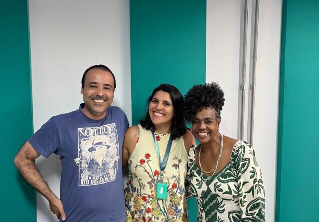 A mestra da cultura do Samba de BH Elzelina Dóris dos Santos e o historiador Bruno Viveiros, que fazem parte da iniciativa, participaram de uma mesa redonda com a jornalista e apresentadora Luiza Glória.